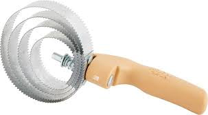 Large spiral curry comb